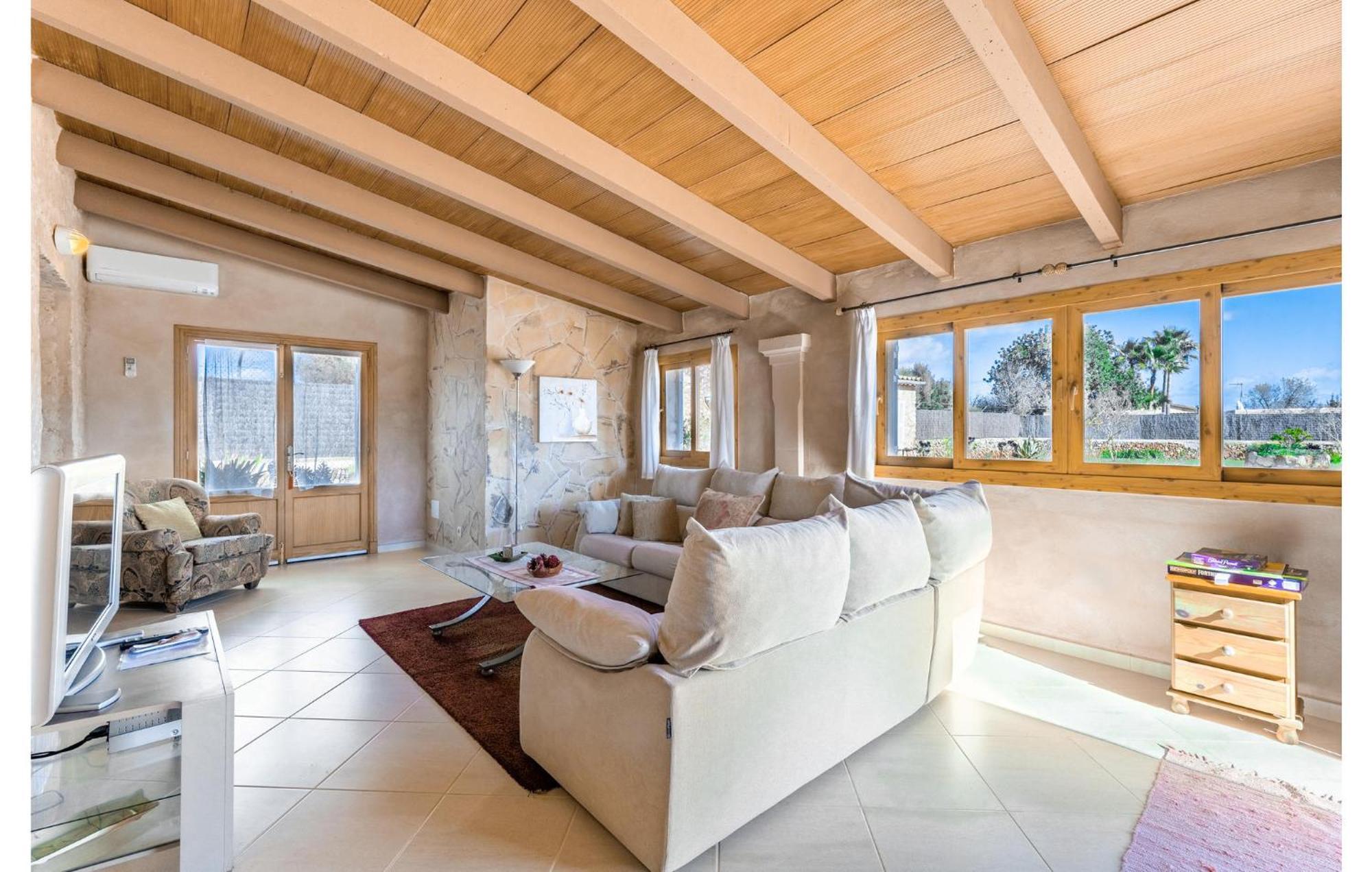 3 Bedroom Stunning In Salqueria Blanca Ferienhaus