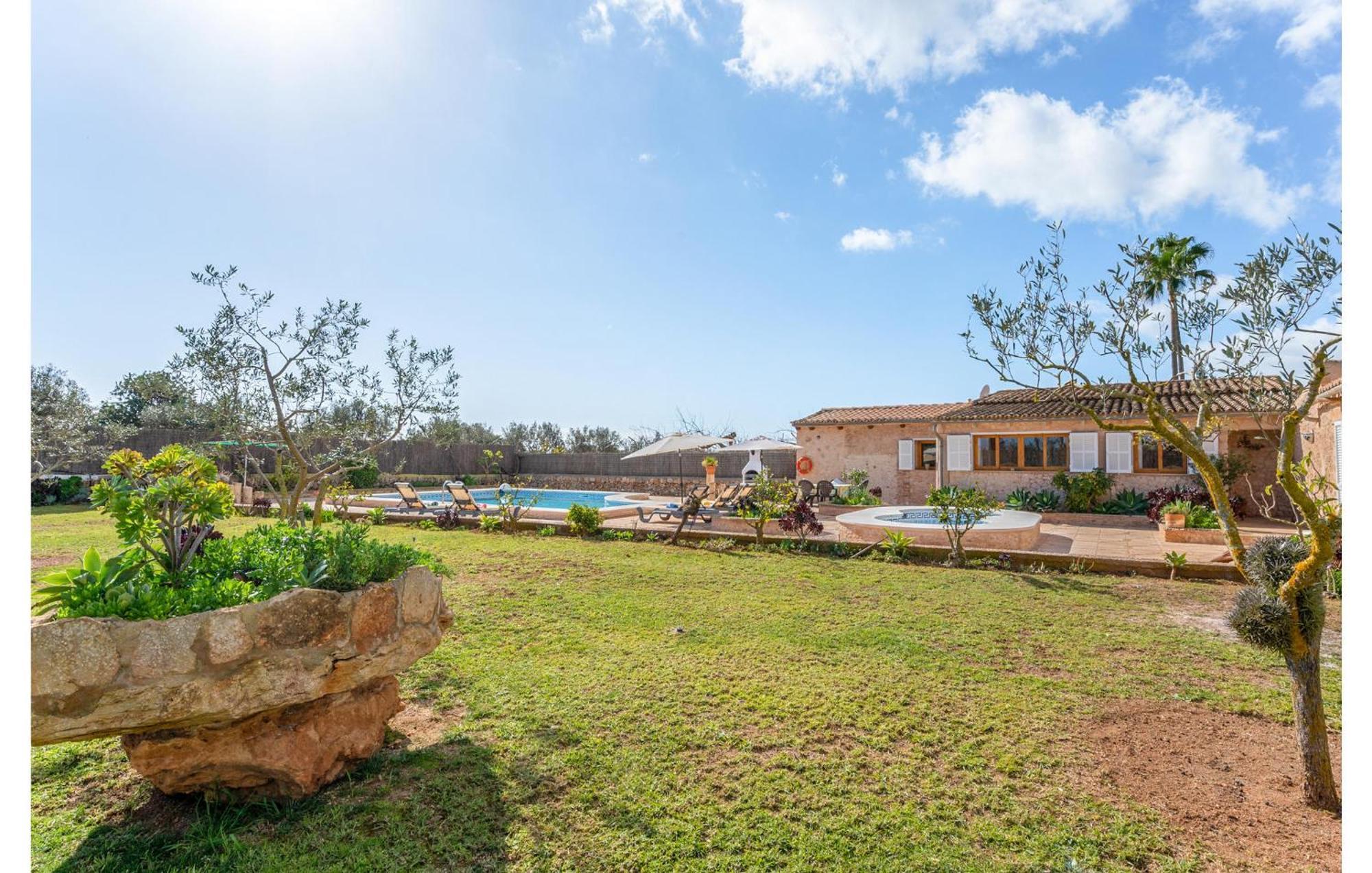 Ferienhaus 3 Bedroom Stunning In Salqueria Blanca